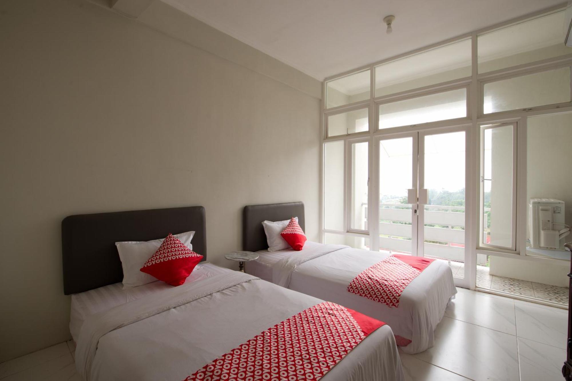 Capital O 3359 Pondok Wisata Jaden Trawas Mojokerto Экстерьер фото